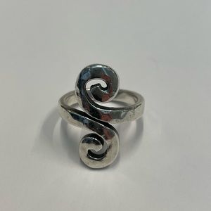 James Avery **retired** hammered swirl ring